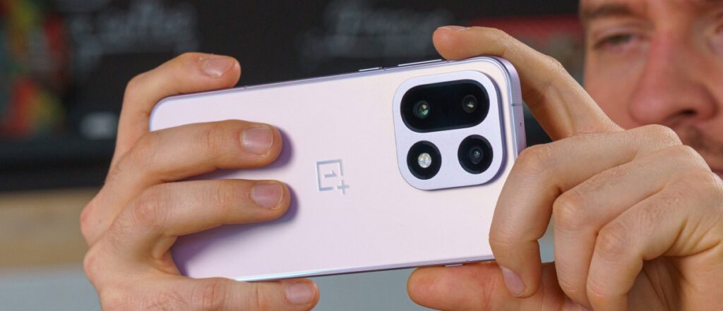 بررسی وان‌پلاس ۱۵